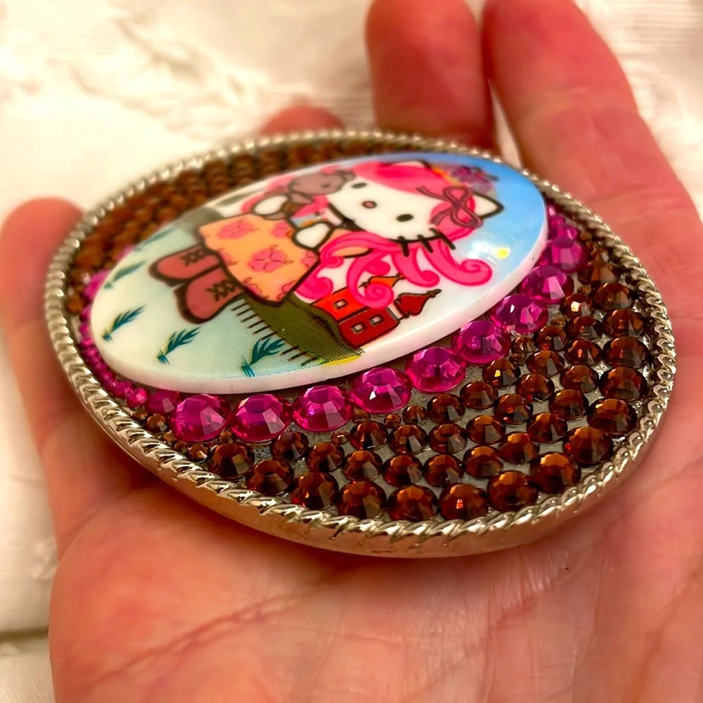 Vintage Tarina Tarantino Pink Head Hello Kitty Swarovski rhinestone belt buckle - Picture 8 of 12